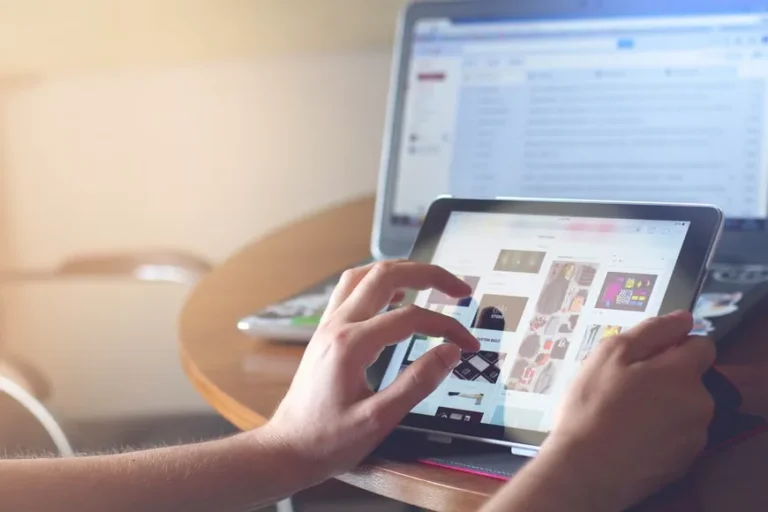 Como Criar Portais de Notícias de Alta Performance no Desenvolvimento Web Moderno